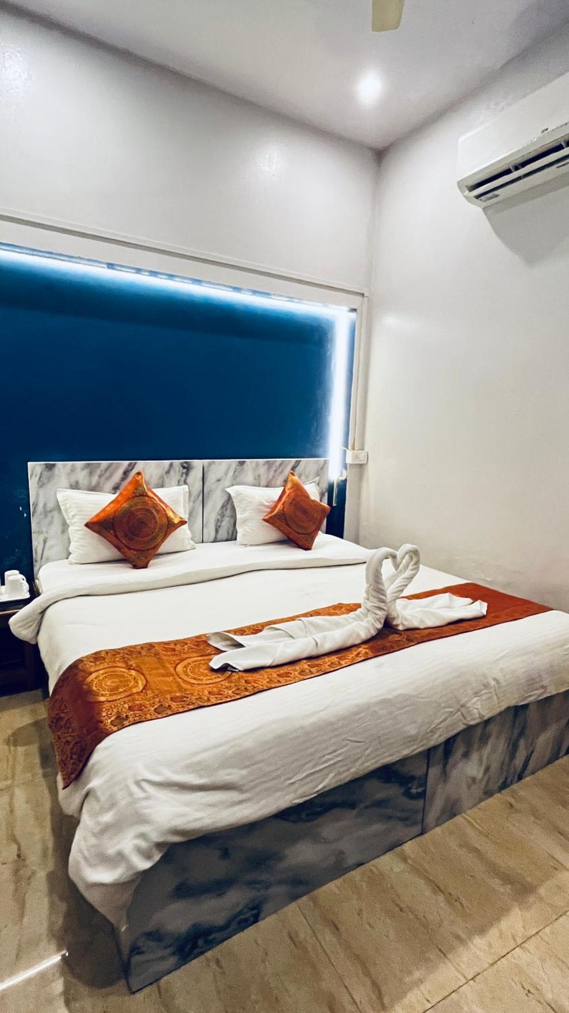 Vibe N Joy Hotel Varanasi Eksteriør billede