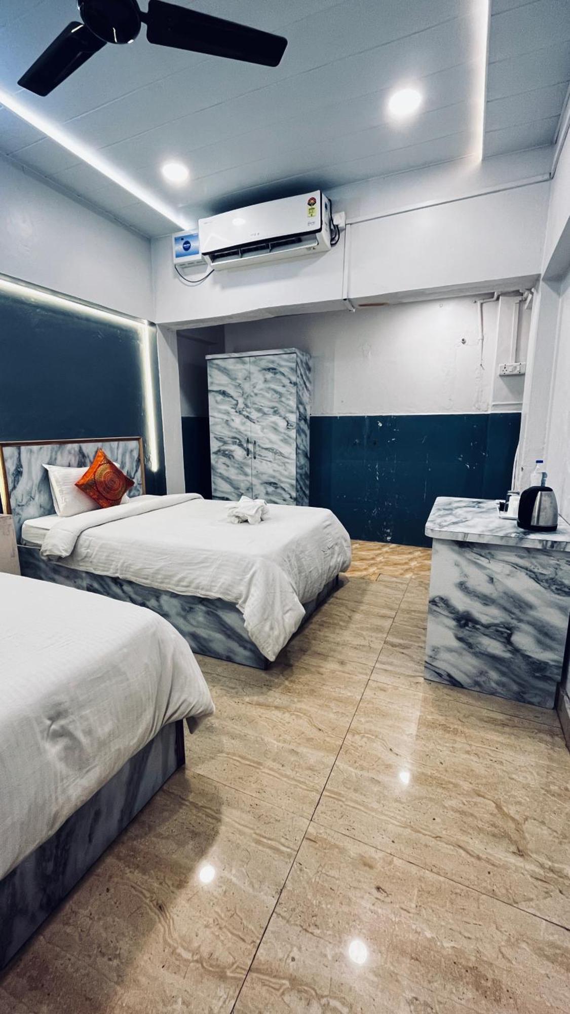 Vibe N Joy Hotel Varanasi Eksteriør billede