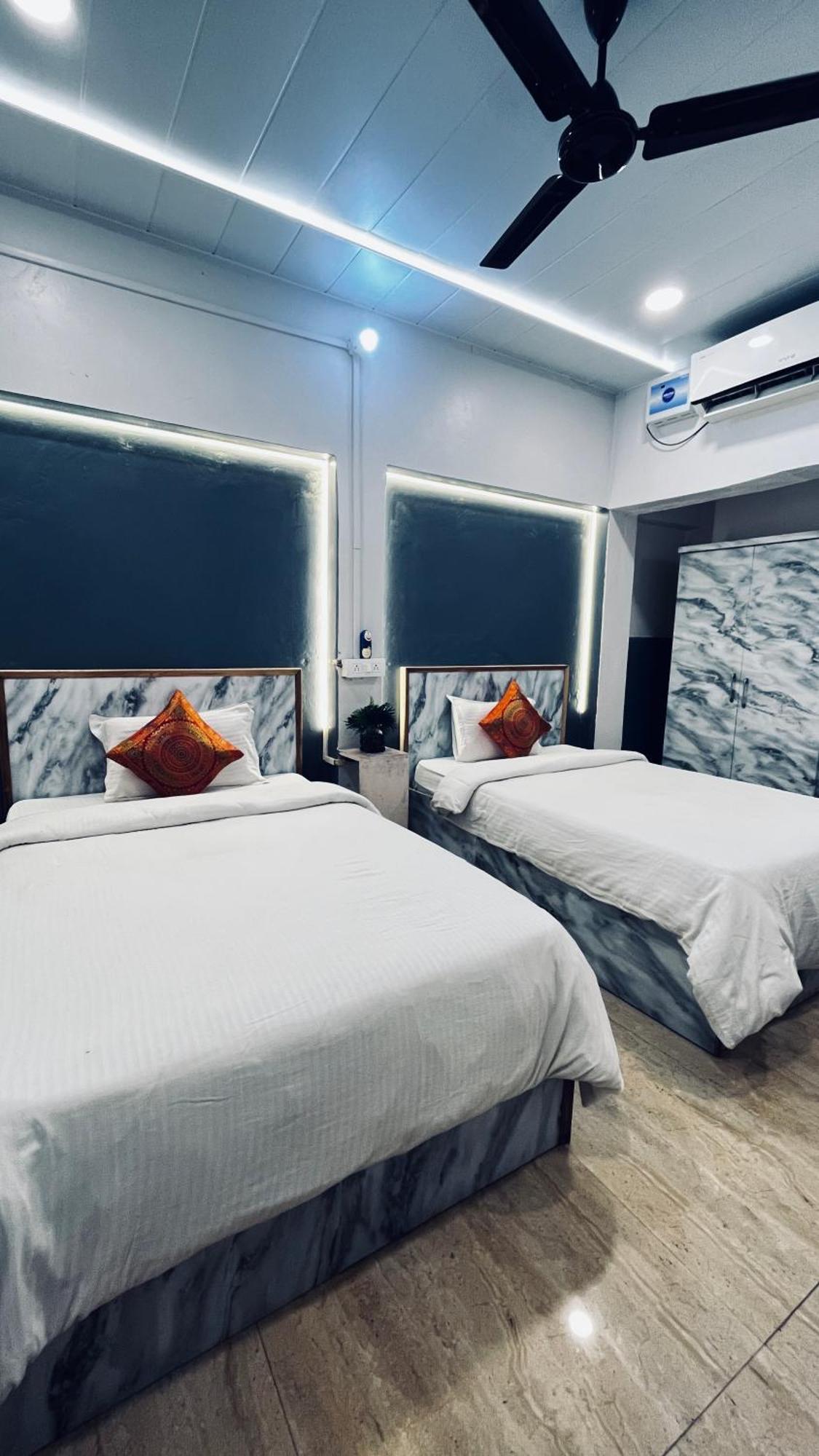 Vibe N Joy Hotel Varanasi Eksteriør billede