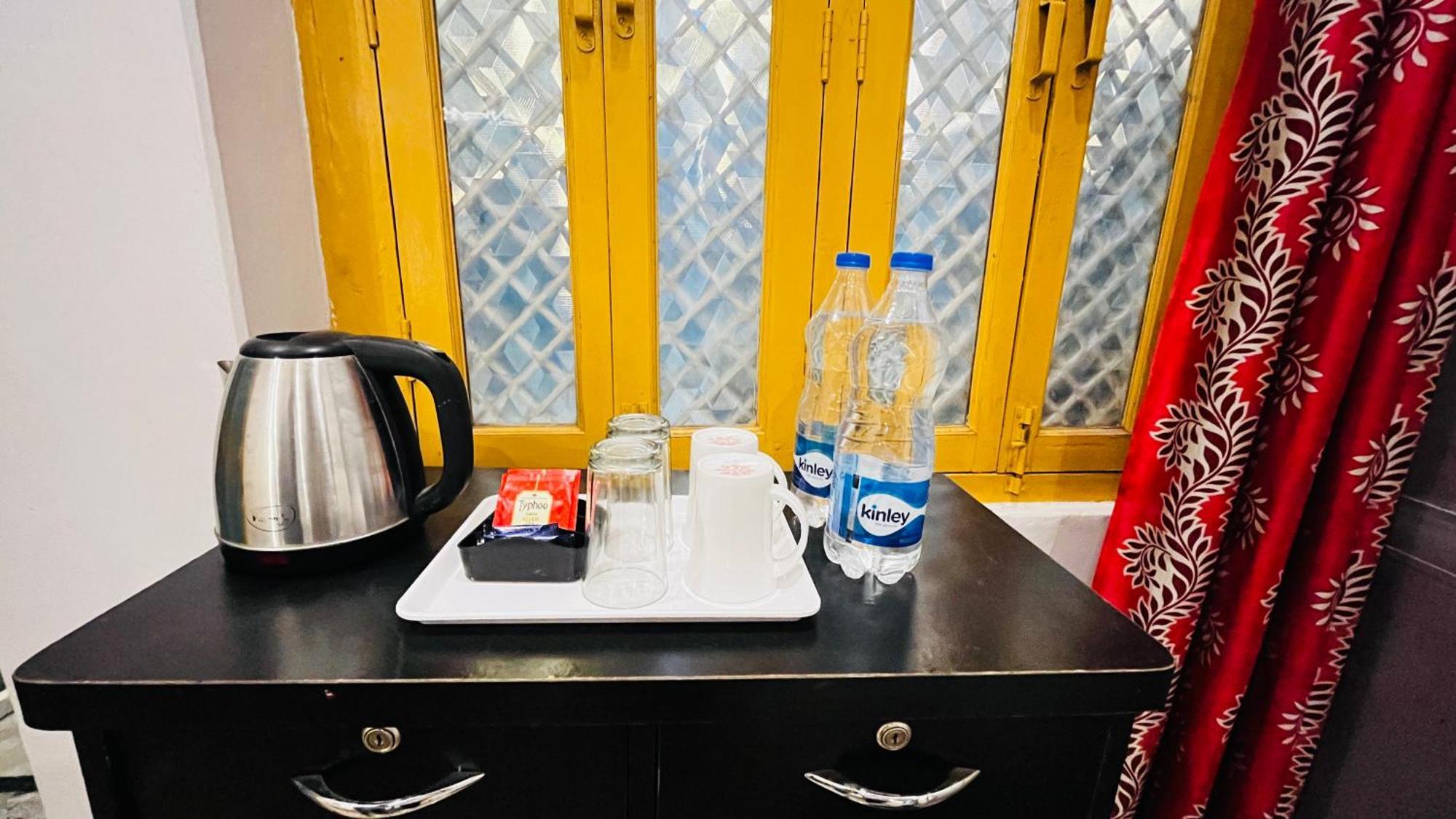 Vibe N Joy Hotel Varanasi Eksteriør billede